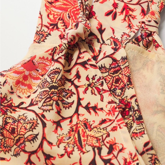 NWOT— tank with built in light breast support-Mango - Picture 6 of 7